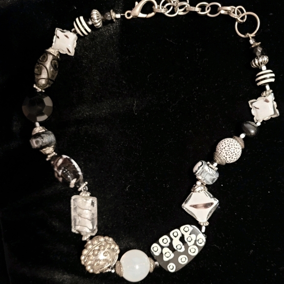 Black & White Contemporary Jewelry Set - Picture 1 of 4